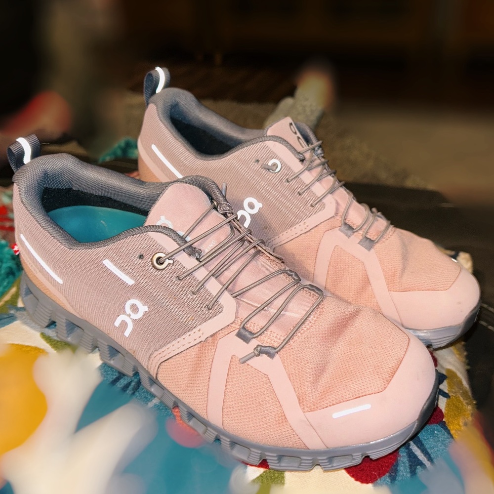 On Cloud running waterproof cloud 5 women's